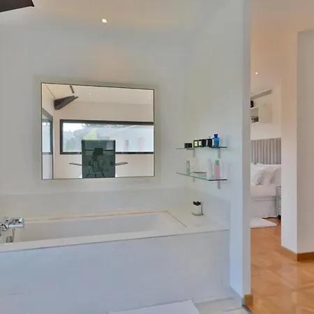 Bella Vista - Luxe - Piscine Et Sérénité Au Cœur Du Cannet Hébergement de vacances Le Cannet